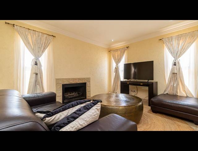 5 BEDROOM HOUSE FOR SALE IN MAHUBE VALLEY